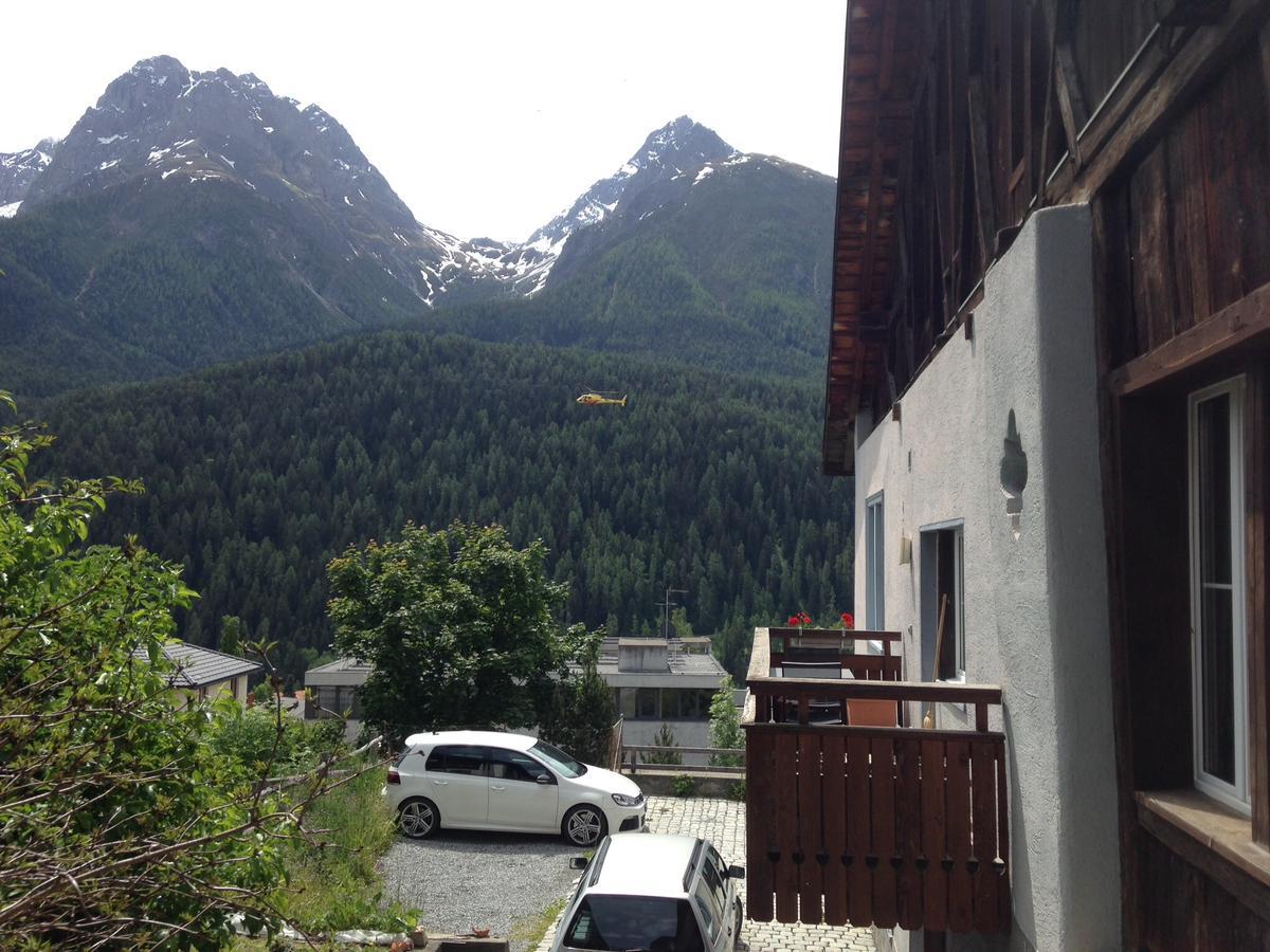 B&B Hotel & Appartements Chasa Valar Scuol Exterior photo